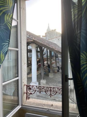 Les Vieilles Halles De Villebois Экстерьер фото